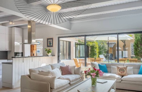 Saint-Martin-de-Re Hotel | Villa Baronnie & Spa*: A charming villa, ideally located, featuring a pri