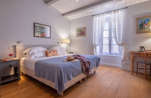 Saint-Martin-de-Re Hotel | Villa Baronnie & Spa*: A charming villa, ideally located, featuring a pri