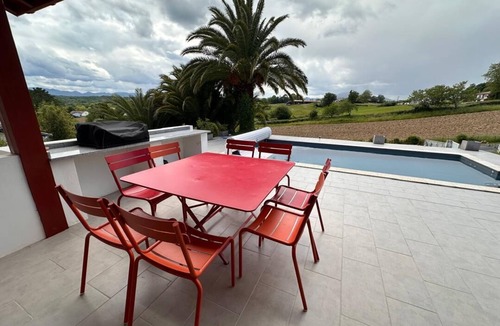 Arcangues Villa | Villa Basque Vue Piscine Campagne