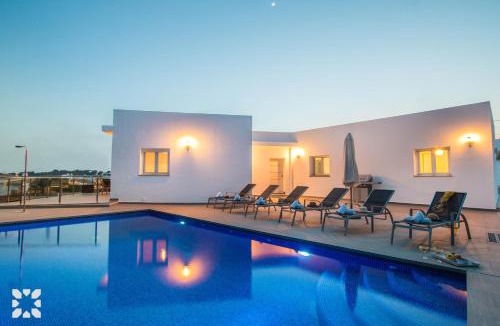 Urbanitzacio la Fustera Villa | Villa Baydal by Abahana Villas