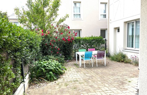 Ouistreham House | VILLA BEACH ENTRANCE - Full ground floor with free parking