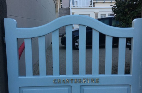 Ouistreham House | VILLA BEACH ENTRANCE - Full ground floor with free parking