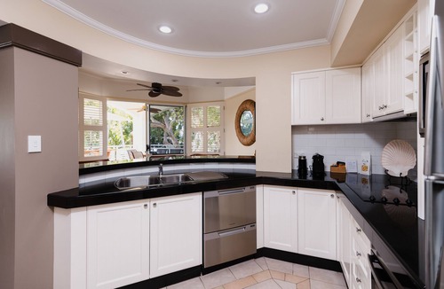 Clifton Beach Apartment | Villa Beach Palm Cove