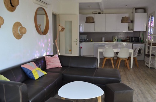 Narbonne House | VILLA beachfront with terrace and garden