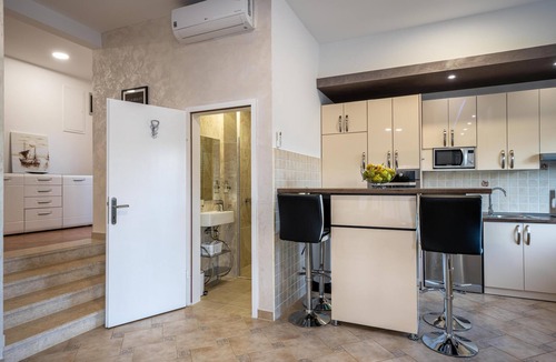Brajkovici Villa | Villa Beauty with Heated Pool, Sauna and Hot tub
