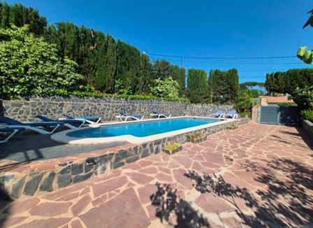 Vidreres House | Villa Begonia