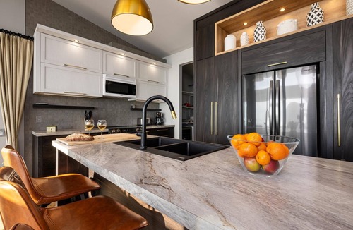 Les Eboulements Ski Chalet | Villa Bella 209: Views, Hot Tub & Private Elevator