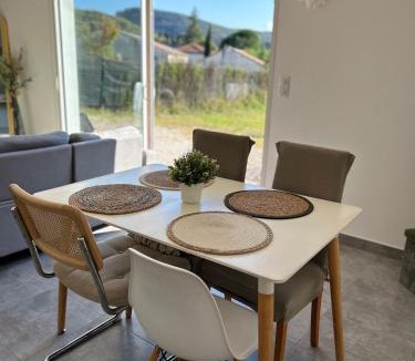 Laroque House | Villa Belle Vue