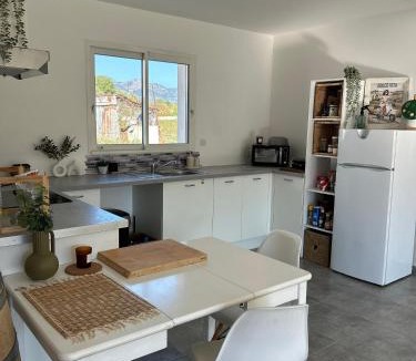 Laroque House | Villa Belle Vue