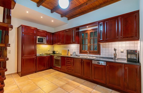 Dafnata Villa | Villa Benele