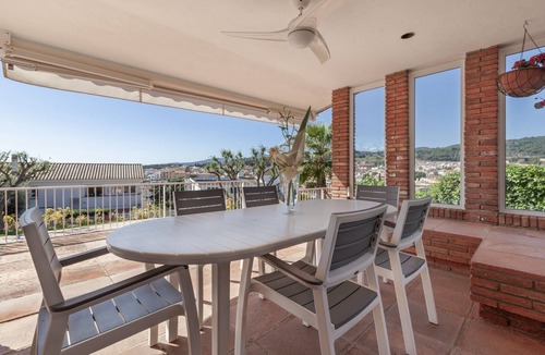 Canet de Mar Villa | Villa 'Berganti' with Private Pool, Wi-Fi, and Air Conditioning
