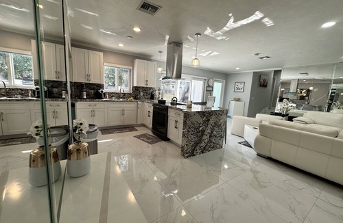 Golden Glades House | Villa Bethesda