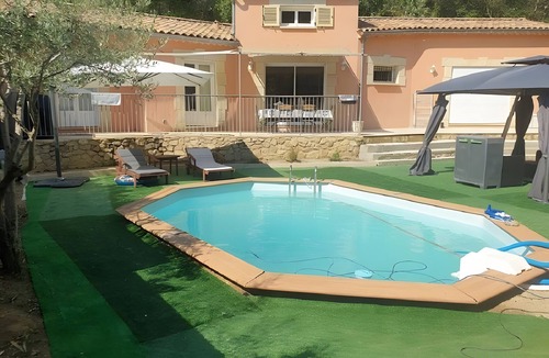 Laudun Villa | Villa “Between Vineyards and Garrigue” with Private Garden, Wi-Fi, and Air Conditioning