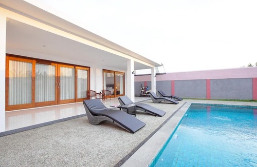 Senggigi Villa | Villa Bigel