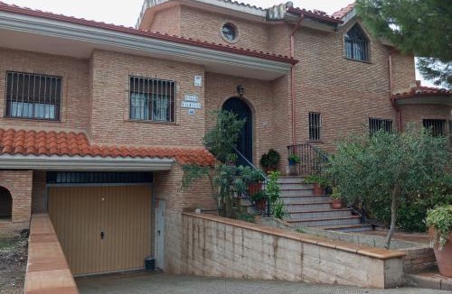 Linares Villa | VILLA BILBILIS con piscina privada, barbacoa y parking