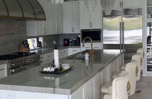 Windy Cove House | Villa Blanca – Luxury Lakefront Villa with Private Dock and optional Boat Lift
