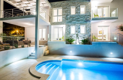 Bol Villa | Villa Blanca SAVE 20 percent on Split-villas com