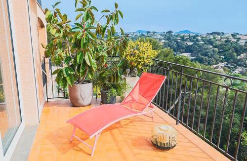 Cagnes-sur-Mer Villa | Villa Bleu Azur - Élégance Privée avec Vue Mer & Montagne