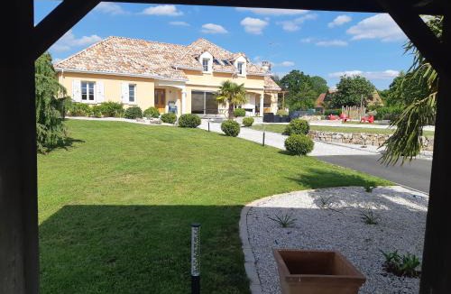 Yvre-l'Eveque Bed & Breakfast | Villa blue Velvet