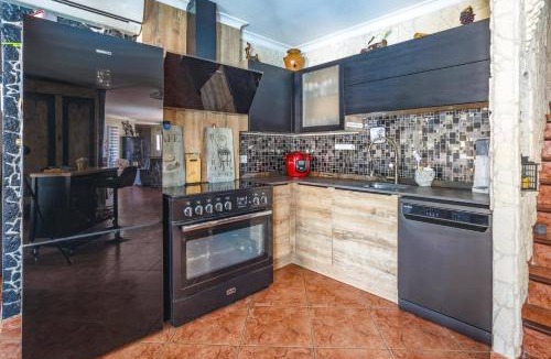 Plaissan Villa | Villa Bohemienne by Villa Plus