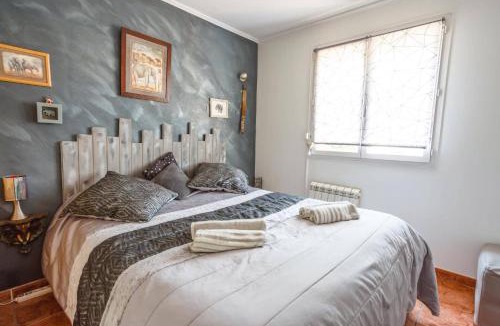 Plaissan Villa | Villa Bohemienne by Villa Plus