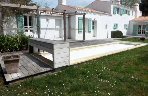 Noirmoutier-en-l'Ile House | Villa Bois de la Chaise 100M beach 13 people Garden 3700m2 Heated pool