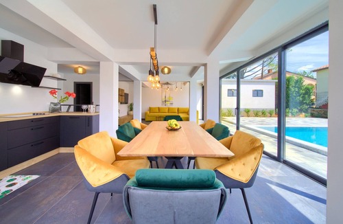 Pinezici Villa | Villa Bonjour with Pool