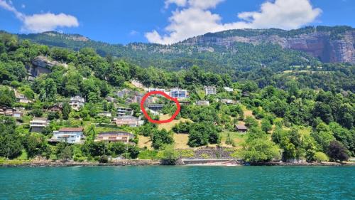 Vitznau Apartment | Villa Bootsmann mit spektakulärer Seesicht nahe Badestrand