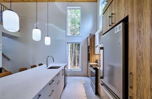 Shannon Ski Chalet | Villa Boréale | Private Spa, Pool & Foosball