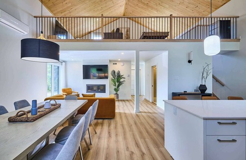 Shannon Ski Chalet | Villa Boréale | Private Spa, Pool & Foosball