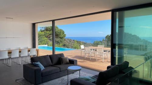 Le Rayol Villa | Villa Boreas - Pool, Sea View & Studio