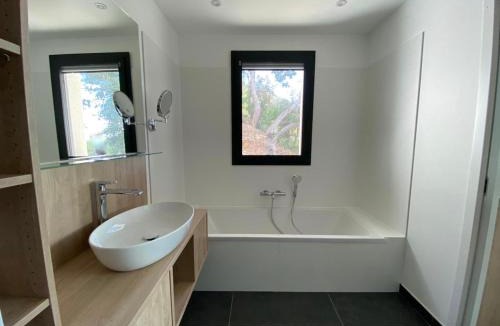 Le Rayol Villa | Villa Boreas - Pool, Sea View & Studio