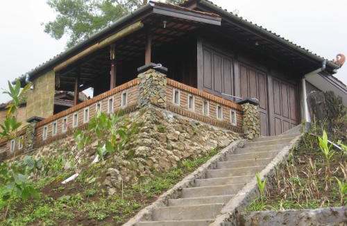 Gowa Villa | Villa Borobudur Malino