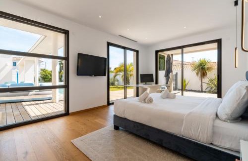 Le Grau-dʼAgde Villa | Villa Boston Pool Sauna Walk to Beach
