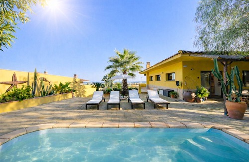 Calella House | Villa Botanica - cosy holiday home with private po