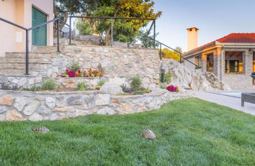 Okrug Donji Villa | Villa Boulder