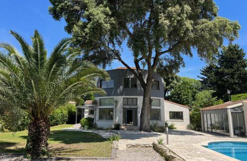 Castries Villa | Villa bourgeoise avec piscine et salle de sport