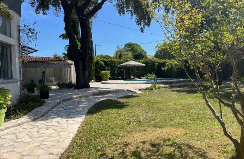 Castries Villa | Villa bourgeoise avec piscine et salle de sport