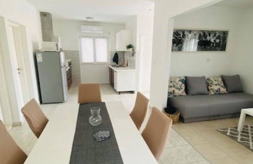 Cove Makarac (Milna) Villa | Villa Brazza - Two Bedroom Apartment 1