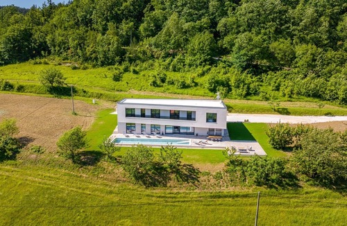 Pazin Villa | Villa Butoniga Hills - luxurious villa with pool