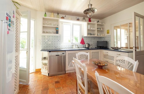 La Flotte Villa | Villa by the sea.