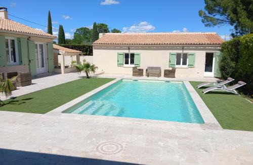 Saint-Paul-les-Fonts Villa | Villa Césarine 4 étoiles, 8 pers, 4 chambres, piscine privée, poolhouse, clim