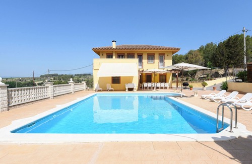 Castellet i la Gornal Villa | Villa "Cal Vimon" with Private Pool, Private Terraces & Wi-Fi