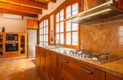 Rubi House | Villa 'Cal Ramon for 15 Guests' with Private Pool, Wi-Fi & Air Conditioning