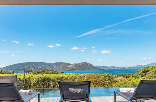 Cala Rossa Villa | Villa Cala Rossa Di Lecci