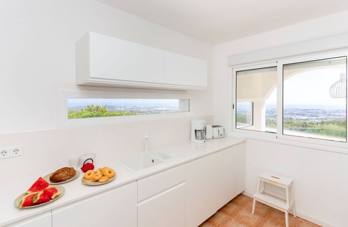 Sant Pere de Ribes Villa | Villa California I - Seven Bedroom Villa, Sleeps 14