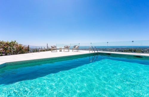 Sant Pere de Ribes Villa | Villa California I - Seven Bedroom Villa, Sleeps 14