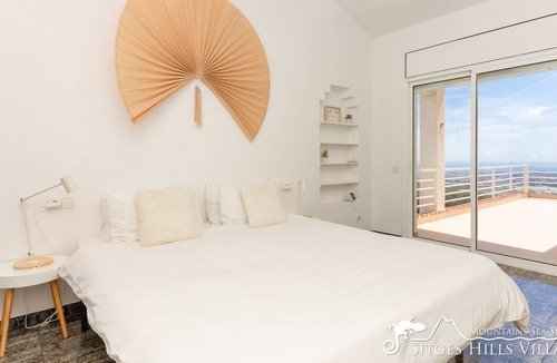 Canyelles Villa | Villa California with Spectacular Sea Views and Private Pool