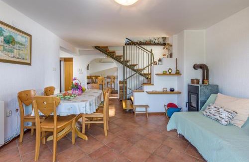 Njivice Apartment | Villa Calma by El-Pi Tours