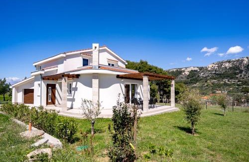Mundanije Villa | Villa Calma